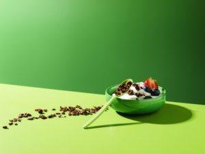 ōForest Madhūka Nibs paired with a yoghurt and fruit